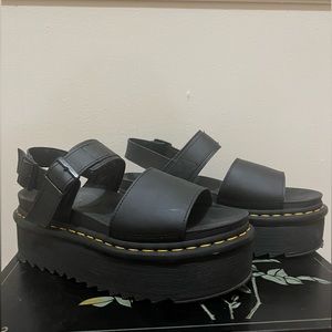 Dr. Martens Voss Black Leather Strap Platform Sandals size Women’s size US 8